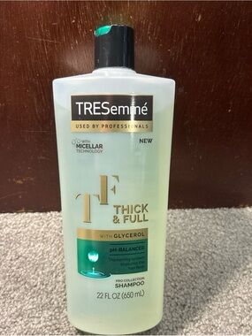 TRESemme Thick & Full Glycerol SHAMPOO Thickening for Plump Hair 22oz